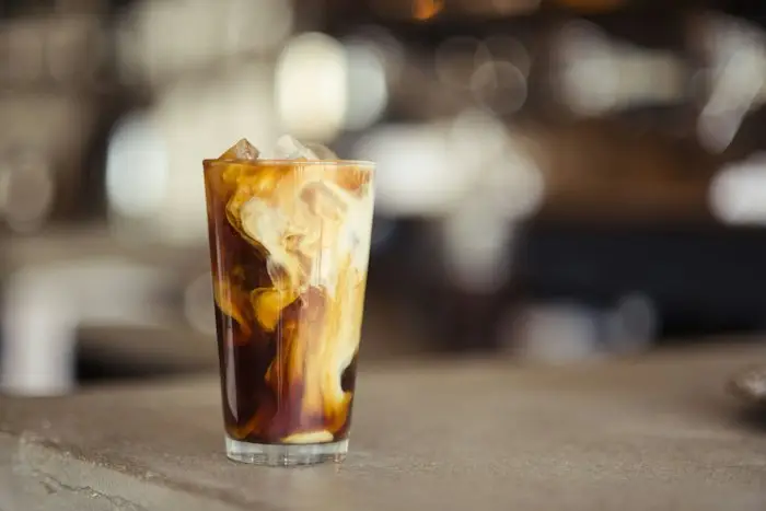 Cara Menyimpan Biji Kopi Sangrai Agar Aroma Segar Tahan Berbulan-bulan